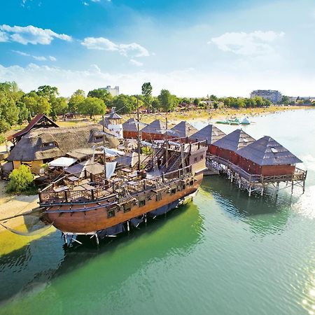 Tahiti Sunshine - Chatka Na Vode Senec Exterior foto